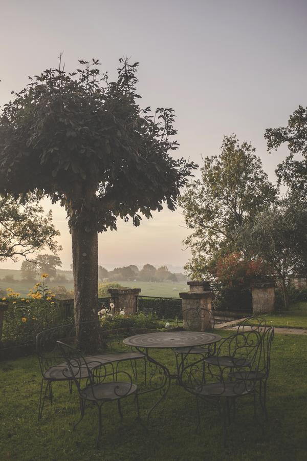 Monastere De Brucourt Bed & Breakfast Bagian luar foto